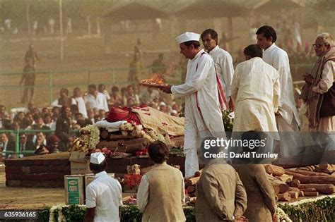 152 Indira Gandhi Funeral Stock Photos, High-Res Pictures, and Images ...