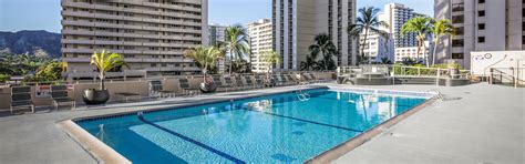 Waikiki Family Hotels & Resorts | Aston at the Waikiki Banyan