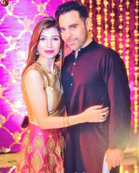 90s Heartthrob Singer Haroon Rashid Shares Latest Clicks With Wife Farwa