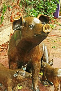 Pig sculpture | Pig sculpture at State College, PA | Thad Zajdowicz | Flickr