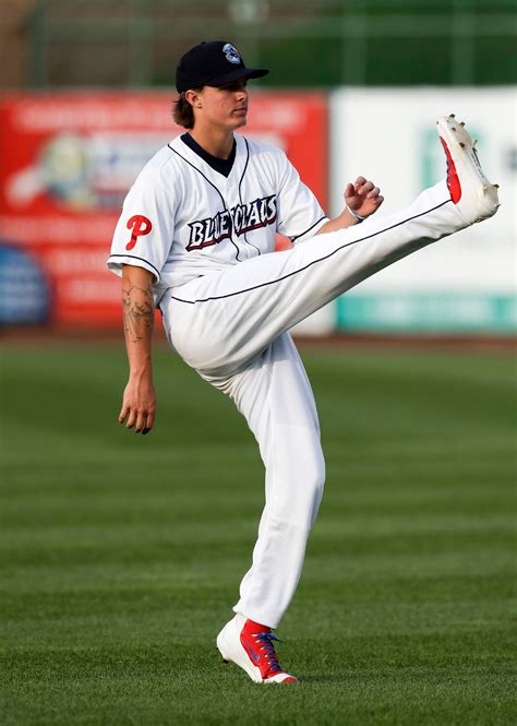 Phillies prospect Mickey Moniak enduring difficult lessons at Lakewood