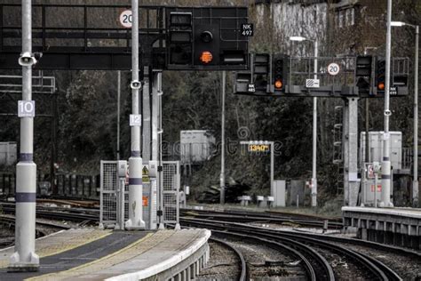 Dartford Train Station editorial photo. Image of redlight - 81935221