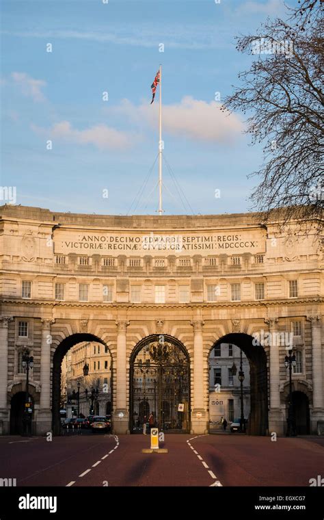 Admiralty Arch London evening Stock Photo - Alamy