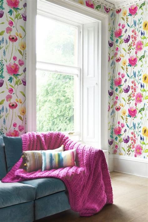 30 Stylish Ways To Use Floral Wallpaper In Your Home - DigsDigs