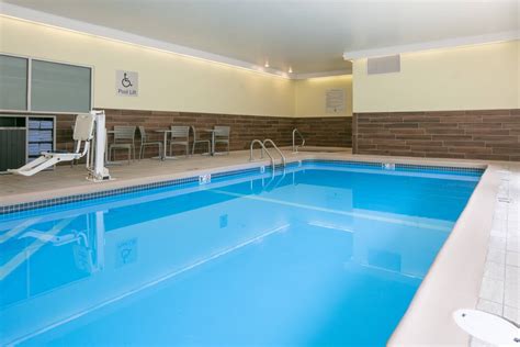 Hotels with Indoor Pool in Manhattan, Kansas Area | Fairfield Inn Manhattan