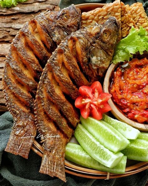 Resep Ikan Nila Goreng Sambal Terasi / Bumbu Memasak Lalapan Ikan Mas ...