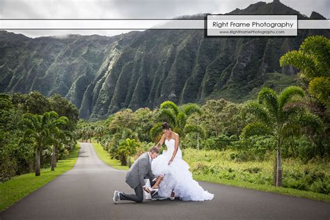 Ho`omaluhia Botanical Garden Wedding by RIGHT FRAME PHOTOGRAPHY