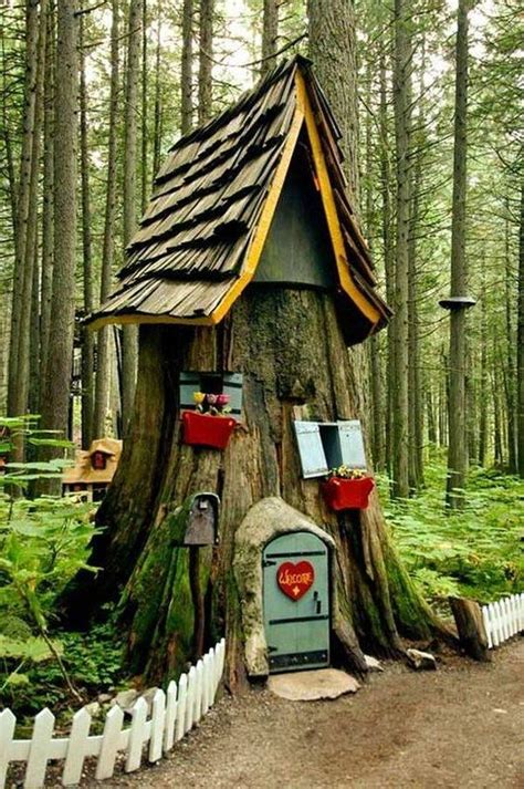 30 FAIRY GARDEN HOUSES – DIY Tree Stump Fairy House | Founterior