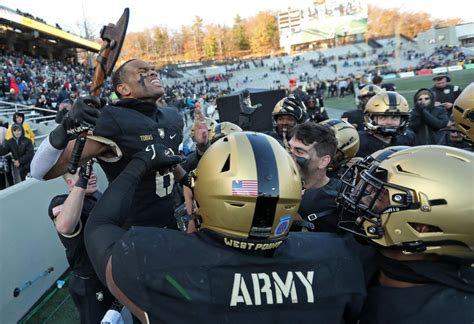 Army football: Black Knights close home slate with win over UConn