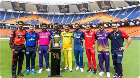 All Ipl Team Captains Pose With Trophy But Rohit Remained Absent Fans Asked Where Is Mi Captain ...