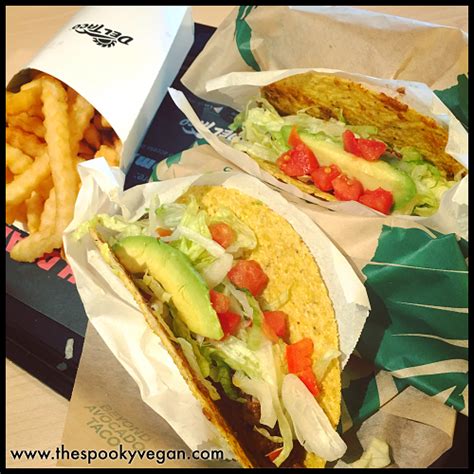 The Spooky Vegan: Vegan Beyond Avocado Taco from Del Taco