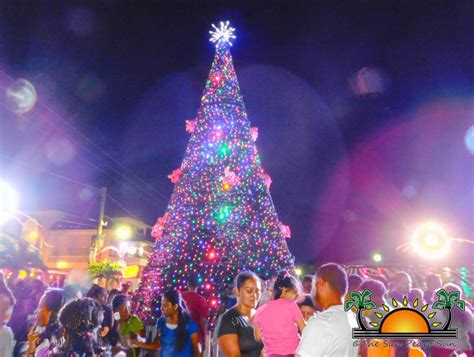 San Pedro counts down to Christmas with tree lighting ceremony - The ...