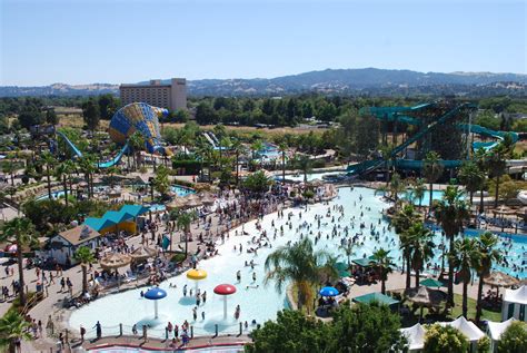 Six Flags Hurricane Harbor Concord - California Water Park