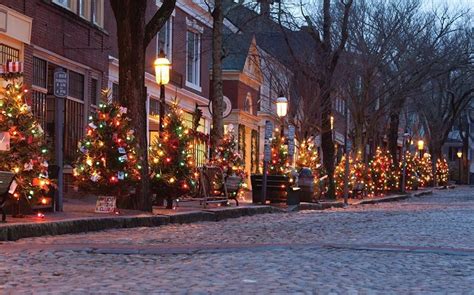 The Best New England Small Towns to See the Christmas Spirit