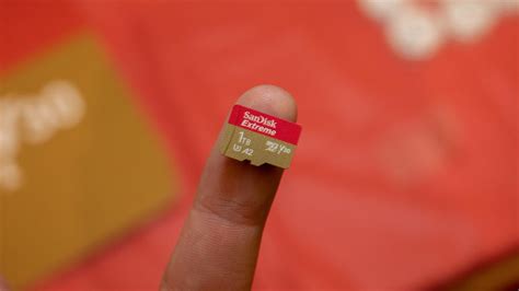 World's fastest 1TB microSD card, revealed at MWC, will cost $450 - CNET