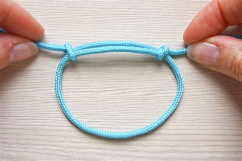 Simple Sliding Knot - | Slip knot bracelets, Sliding knot bracelet ...