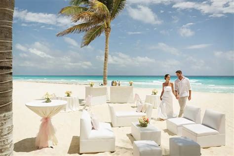 Top 10 Cancun Wedding Packages & Resorts | W/Prices (2024)