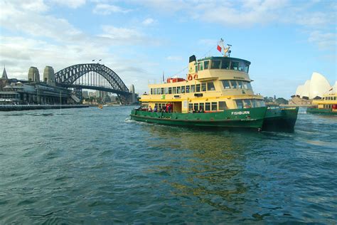 Geoff Thompsons Blog: Sydney Harbour from a Ferry