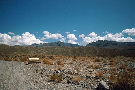 File:Death Valley,19820817,Desert,radiator water tank.jpg - Wikimedia Commons
