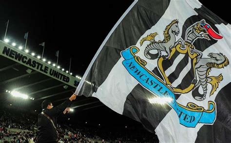 La historia del escudo del Newcastle United; significado y colores