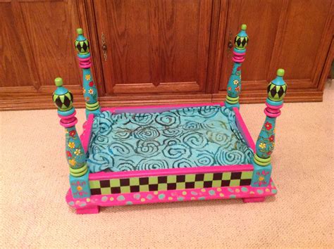 Pin by Louise Barnes on Funky painted furniture | Creative dog bed, Dog bed, Diy dog bed