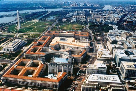 Ronald Reagan Building and International Trade Center | Pei Cobb Freed ...