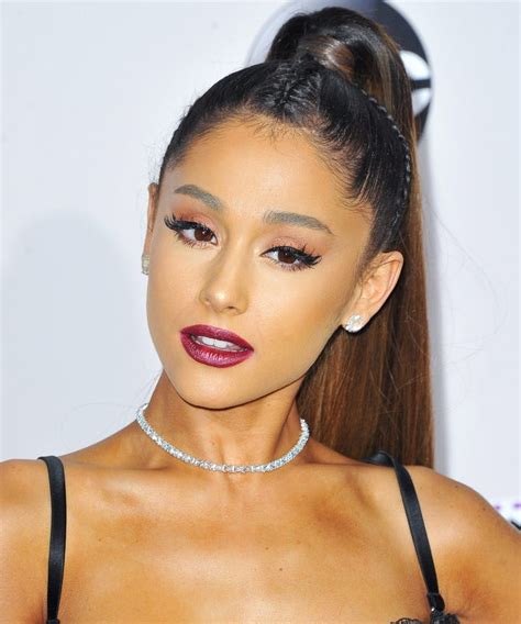 Ariana Grande Best Beauty Looks - Cat Eye Pink Lipstick