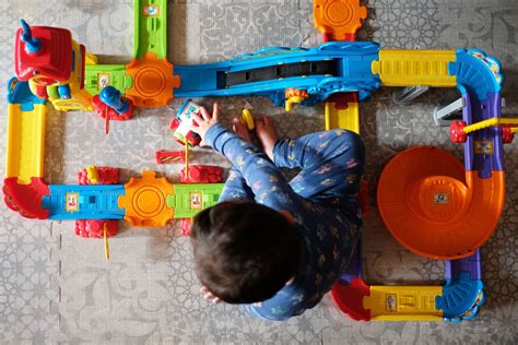 VTech Go! Go! Smart Wheels Train Station: Motorized Train Set