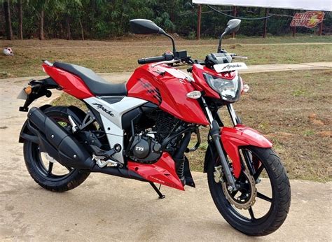 2018 TVS Apache RTR 160 4V Review, Performance, Mileage