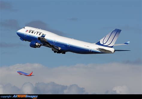 Boeing 747-422 (N196UA) Aircraft Pictures & Photos - AirTeamImages.com