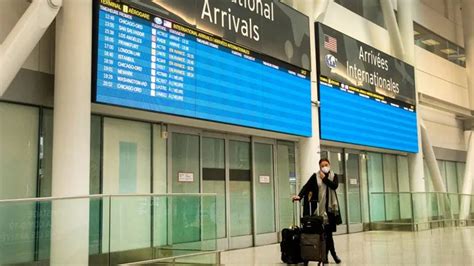 Toronto Pearson Airport begins separating arrivals based on vaccination ...