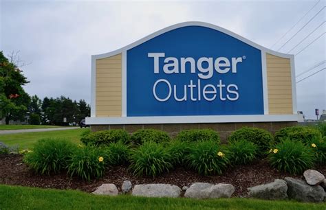 Our Experience with Tanger Outlets Howell Mini Golf {+ Giveaway and ...