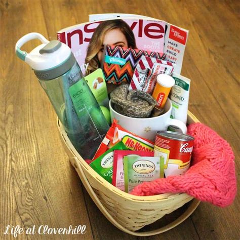 Creative Welcome Basket Ideas For Overnight Guests | vlr.eng.br