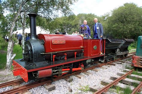 DRIVE VICTORIAN NARROW GAUGE STEAM LOCOMOTIVE DURING THE SATURDAY & SUNDAY OF THE AUTUMN STEAM GALA