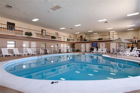 Knights Inn & Suites Pool Pictures & Reviews - Tripadvisor