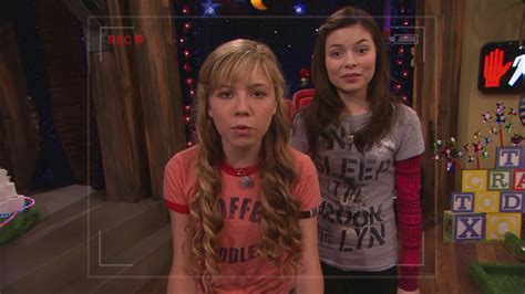 Watch iCarly (2007) Season 1 Episode 21: iCarly - iMight Switch Schools – Full show on Paramount ...