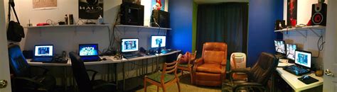 Lan Party setup... its a good day to be a gamer! (1 more pic in ...