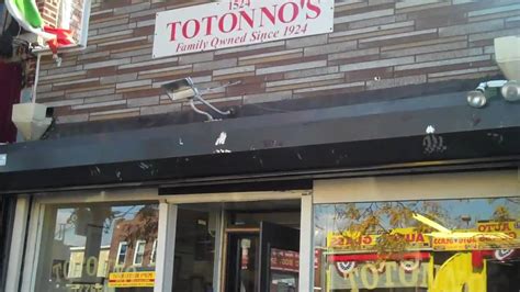 Day 31b, Pizza Month 2010; Totonno's (Coney Island, Brooklyn) - YouTube