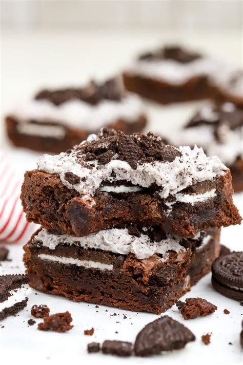 Oreo Brownies with Oreo Frosting | YellowBlissRoad.com