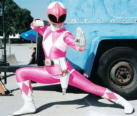 50+ Mighty Morphin Power Rangers Pink Ranger Pose