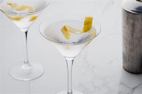 Learn How to Make James Bond's Famous Vesper Martini | Recipe | Martini ...