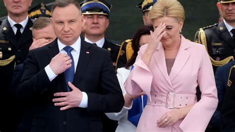 Andrzej Duda i Agata Kornhauser?Duda przekazali przedmioty na aukcję ...