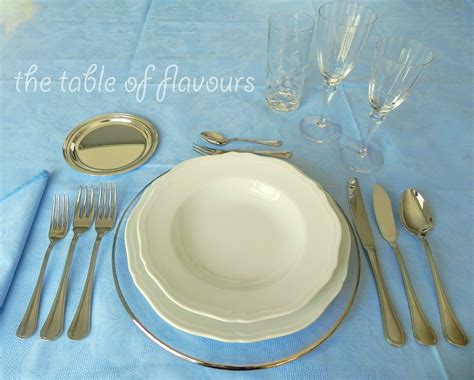The Table of Flavours: 5 Basic Rules for the Formal Table Setting
