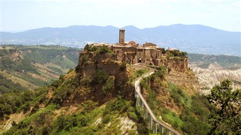 Drawing Perspectives: Up the Bridge to Civita di Bagnoregio