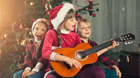 9 Best Christian Christmas Songs for Kids (with lyrics)