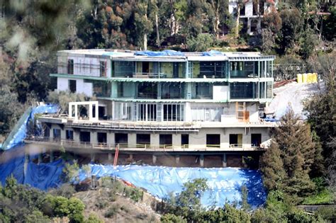 The Hadid-Family Patriarch Is Battling His Bel Air Neighbors Over a ...