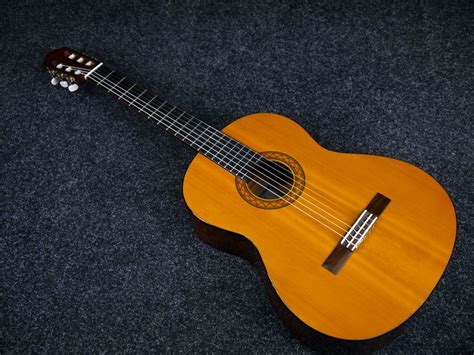 Yamaha C40 Classical Guitar - Natural - 2nd Hand | Rich Tone Music