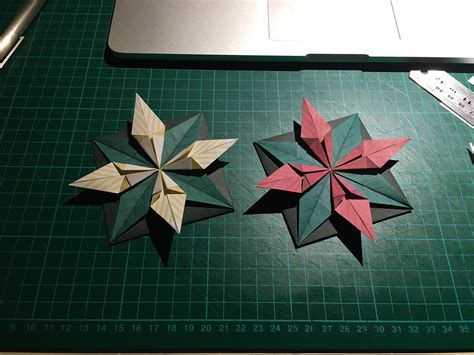 CHRISTMAS WREATH ORIGAMI :: Behance