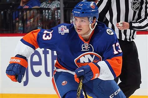 Matt Barzal can make or break the Islanders' season - The Hockey News