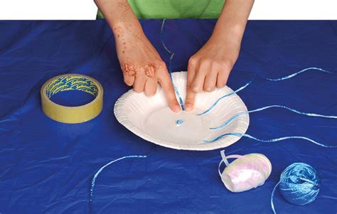 How to make a paper bowl jellyfish - Sponsored by Persil | Nat Geo Kids